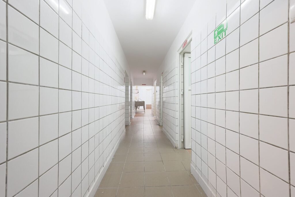 Spațiu ideal pentru birouri sau clinici De vânzare Spațiu ideal pentru birouri sau clinici în zona Ultracentral 9 camere Arad 4