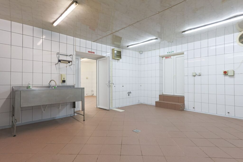 Spațiu ideal pentru birouri sau clinici De vânzare Spațiu ideal pentru birouri sau clinici în zona Ultracentral 9 camere Arad 6