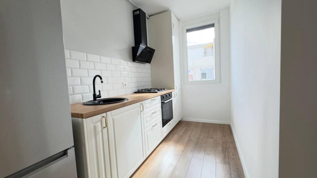 Apartament ARED cu 2 camere si bucatarie inchisa PRET LIMITAT De vânzare Apartament ARED cu 2 camere si bucatarie inchisa PRET LIMITAT în zona UTA 2 camere 1 dormitor Arad 3