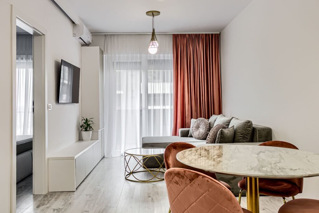 De vânzare Apartament modern cu 2 camere Adora Park în zona UTA 2 camere 1 dormitor Arad 1