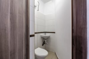 Apartament ultracentral Arad. Pretabil pentru birou. De vânzare Apartament ultracentral Arad. Pretabil pentru birou. în zona Ultracentral 2 camere 1 dormitor Arad 6