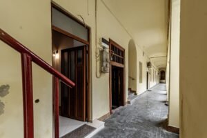 Apartament ultracentral Arad. Pretabil pentru birou. De vânzare Apartament ultracentral Arad. Pretabil pentru birou. în zona Ultracentral 2 camere 1 dormitor Arad 8