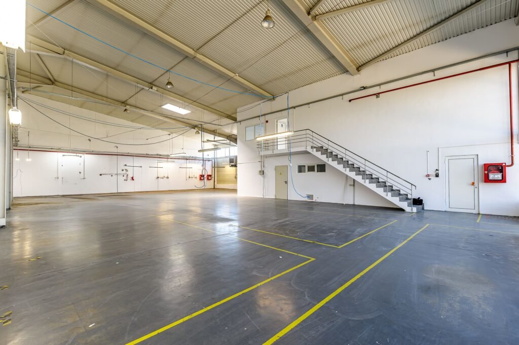 De vânzare Hala industriala de vanzare 3495 mp zona Gradiste în zona Gradiste 8 camere Arad 3