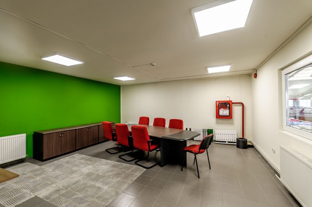 De vânzare Hala industriala de vanzare 3495 mp zona Gradiste în zona Gradiste 8 camere Arad 8