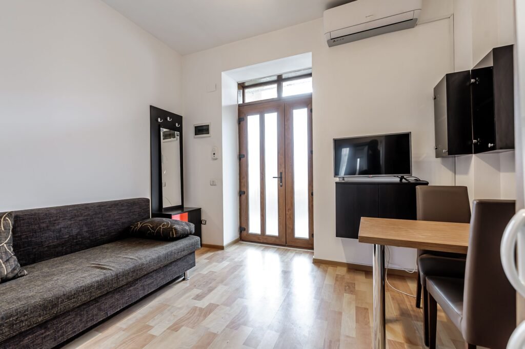 De vânzare VÂNDUT! Apartament de 1 cameră în inima orașului Arad. în zona Ultracentral 1 camera 1 dormitor Arad 3