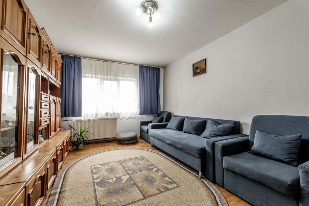 Fără comision! Vândut! Apartament, 3 camere, 2 băi,  Etajul 2 în Micalaca, în zona Micalaca 3 camere 2 dormitoare Arad 2