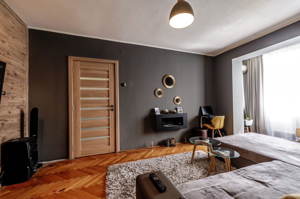 De vânzare Zona liniștită, apartament cu 3 camere, etajul 1, cel mai dorit etaj! în zona Aurel Vlaicu 3 camere 2 dormitoare Arad 1