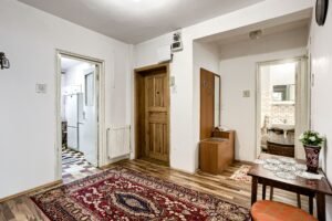 De vânzare Proprietate vândută Apartament ultracentral cu 4 camere, pe Horia în zona Central 4 camere 3 dormitoare Arad 2