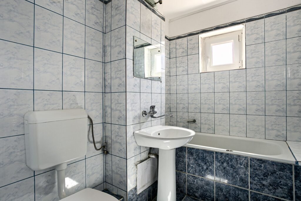 De vânzare Apartament cu 3 camere decomandat Alfa etaj 4 în zona Alfa 3 camere 2 dormitoare Arad 3