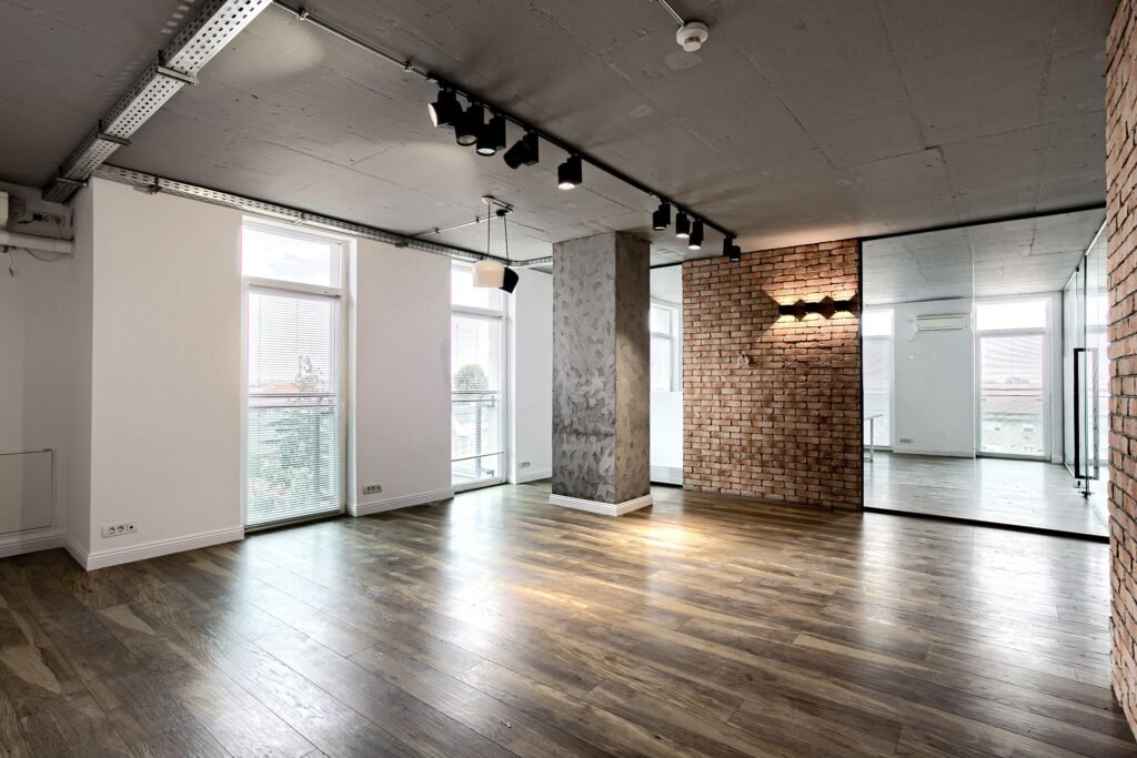 De închiriat De închiriat – Spațiu ultracentral de birouri în Arad cu parcare în zona Ultracentral 3 camere Arad 1