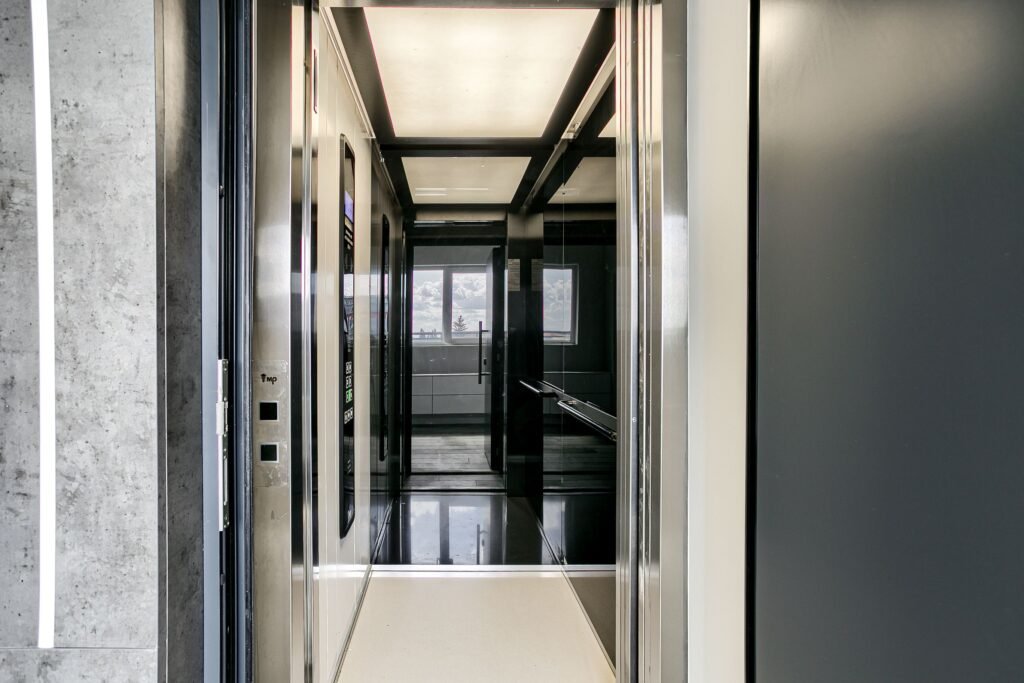 De vânzare Penthouse bloc nou lângă Malul Muresului în Arad în zona Ultracentral 2 camere 1 dormitor Arad 8