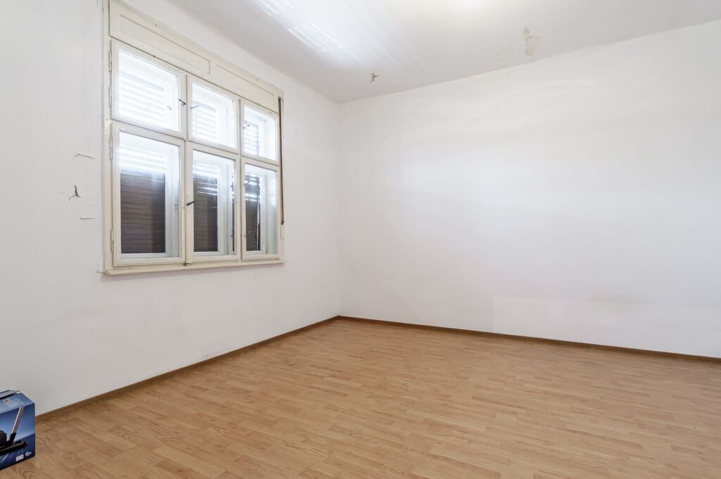 De vânzare Două case pe Calea Radnei comision 0 în zona Micalaca 14 camere 8 dormitoare Arad 1