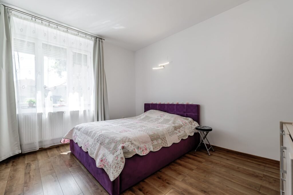 De vânzare REZERVAT!Apartament 2 camere spatios la casa individuala zona centrala în zona Ultracentral 2 camere 1 dormitor Arad 1