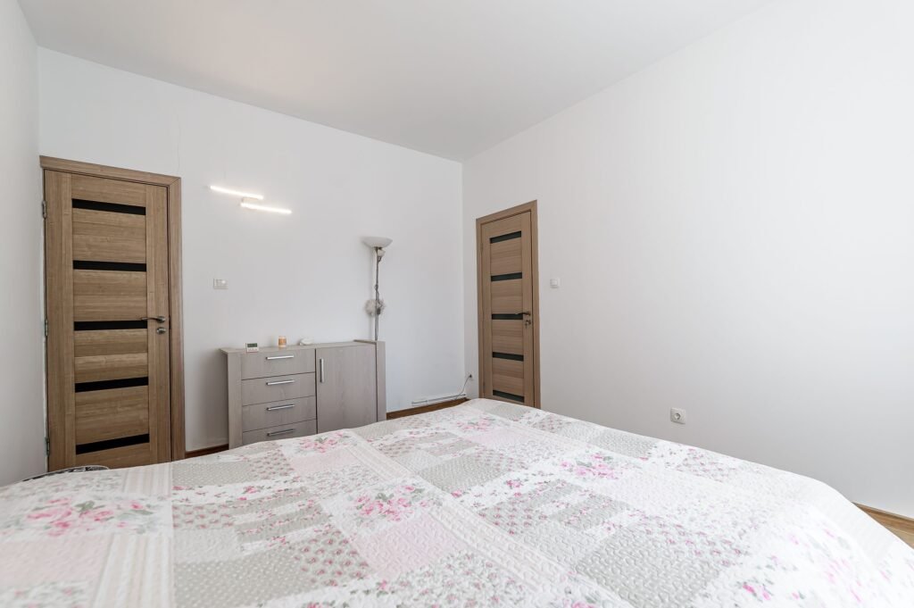 De vânzare REZERVAT!Apartament 2 camere spatios la casa individuala zona centrala în zona Ultracentral 2 camere 1 dormitor Arad 1