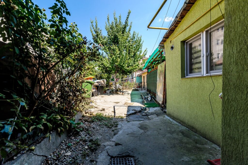 De vânzare REZERVAT!Apartament 2 camere spatios la casa individuala zona centrala în zona Ultracentral 2 camere 1 dormitor Arad 1