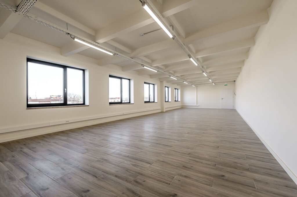 De închiriat Birouri de închiriat în Poetului Business Park în zona UTA 1 camera Arad 1