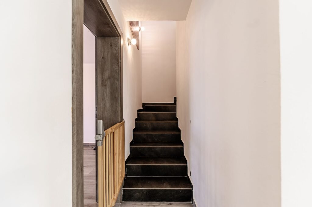 Casă modernă, finisaje premium – Vladimirescu, lângă Arad De vânzare Casă modernă, finisaje premium – Vladimirescu, lângă Arad în zona Arad 4 camere 3 dormitoare Arad 6