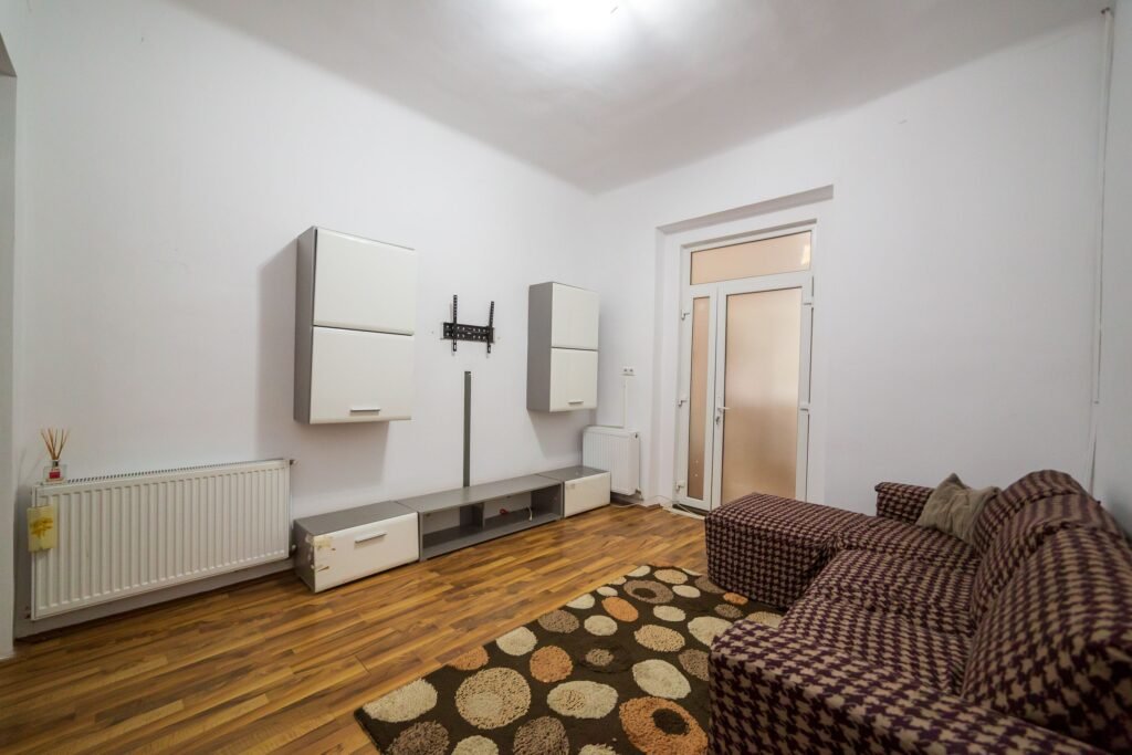 De vânzare PRET NOU! Apartament spatios 4 camere – COMISION 0% în zona Parneava 4 camere 2 dormitoare Arad 3