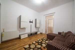 PRET NOU! Apartament spatios 4 camere – COMISION 0% De vânzare PRET NOU! Apartament spatios 4 camere – COMISION 0% în zona Parneava 4 camere 2 dormitoare Arad 3