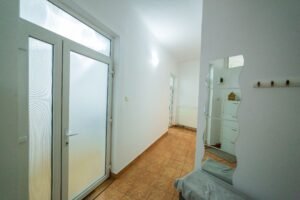 PRET NOU! Apartament spatios 4 camere – COMISION 0% De vânzare PRET NOU! Apartament spatios 4 camere – COMISION 0% în zona Parneava 4 camere 2 dormitoare Arad 5
