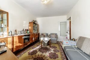 De vânzare Apartament 3 camere, etajul 1 în zona Făt Frumos în zona Aurel Vlaicu 3 camere 2 dormitoare Arad 1