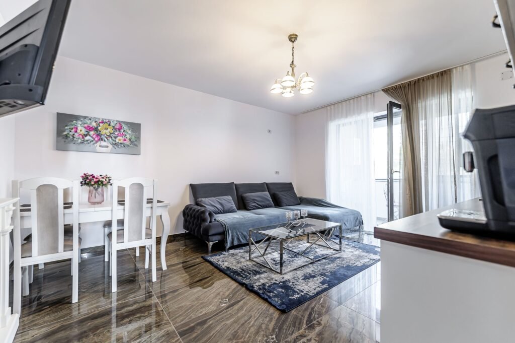 Fără comision! Apartament elegant / 3 camere / bloc nou (2021) / etaj 1 / Vlaicu în zona Aurel Vlaicu 3 camere 2 dormitoare Arad 4