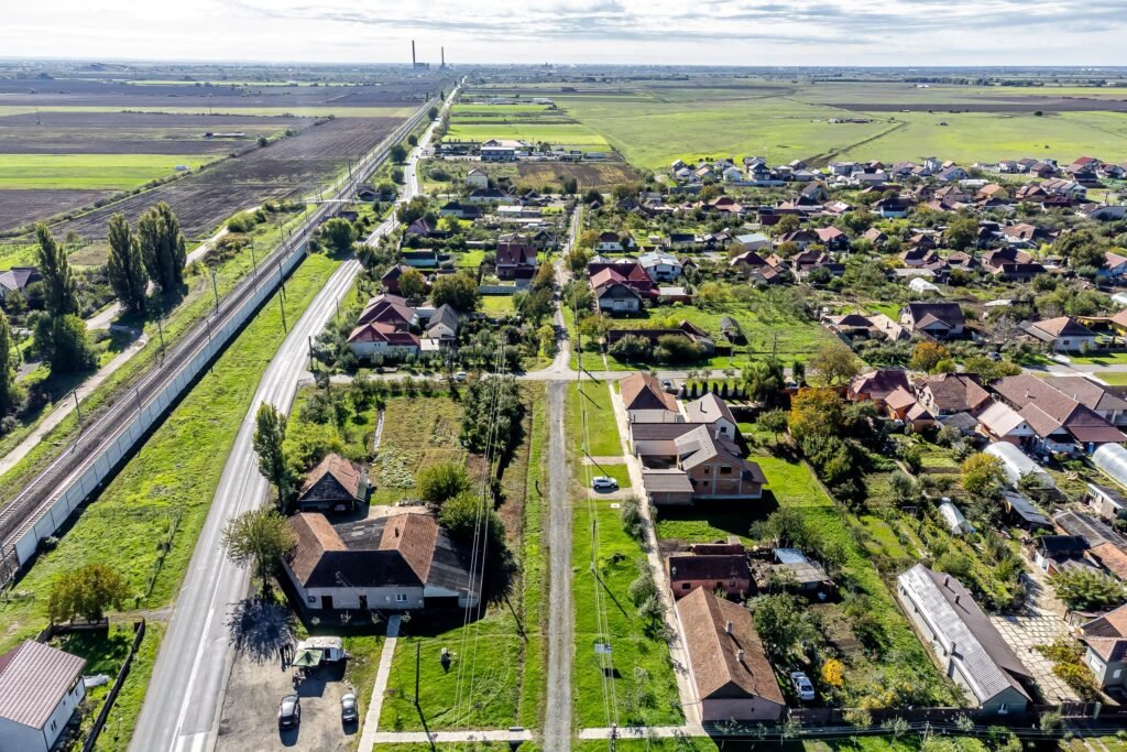 Casa noua 5 camere, la rosu, în Sofronea comision 0 la cumpărare De vânzare Casa noua 5 camere, la rosu, în Sofronea comision 0 la cumpărare în zona Arad 5 camere 3 dormitoare Arad 10
