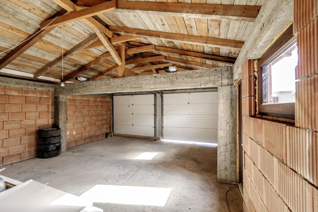 Casa noua 5 camere, la rosu, în Sofronea comision 0 la cumpărare De vânzare Casa noua 5 camere, la rosu, în Sofronea comision 0 la cumpărare în zona Arad 5 camere 3 dormitoare Arad 5