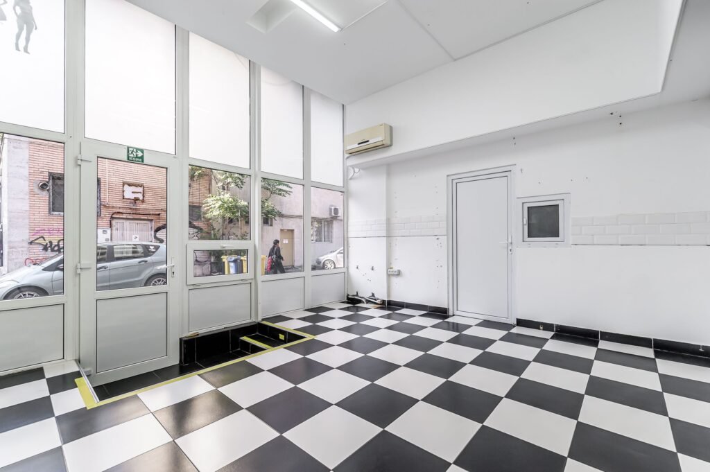 Închiriere Spațiu Comercial Central De închiriat Închiriere Spațiu Comercial Central în zona Central 2 camere Arad 4