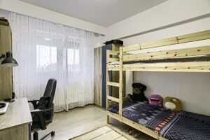 De vânzare Apartament spatios cu 4 camere la 1 minut de teatru în zona Central 4 camere 3 dormitoare Arad 5