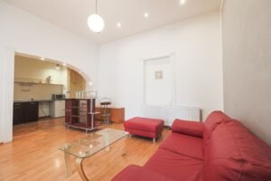De închiriat apartament ultracentral – Str. Crișan – COMISION 0% De închiriat De închiriat apartament ultracentral – Str. Crișan – COMISION 0% în zona Ultracentral 1 camera Arad 2