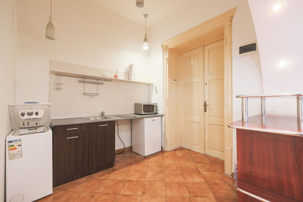 De închiriat De închiriat apartament ultracentral – Str. Crișan – COMISION 0% în zona Ultracentral 1 camera Arad 4