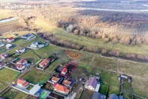 De vânzare PROPRIETATE REZERVATĂ! Casă cochetă lângă pădure, în Zădăreni. în zona Arad 3 camere 2 dormitoare Arad 4