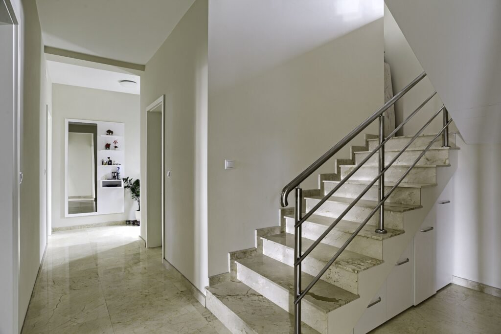 De vânzare REDUCERE Vila superba pe colt in cartierul Europa, Vladimirescu în zona Arad 5 camere 4 dormitoare Arad 1