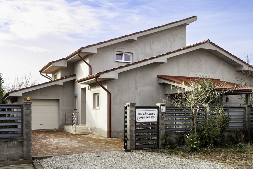 De vânzare REDUCERE Vila superba pe colt in cartierul Europa, Vladimirescu în zona Arad 5 camere 4 dormitoare Arad 3