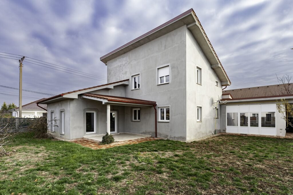 De vânzare REDUCERE Vila superba pe colt in cartierul Europa, Vladimirescu în zona Arad 5 camere 4 dormitoare Arad 6