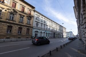 Apartament decomandat 3 camere – str. Horia – COMISION 0% De vânzare Apartament decomandat 3 camere – str. Horia – COMISION 0% în zona Ultracentral 3 camere 2 dormitoare Arad 1