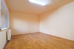Apartament decomandat 3 camere – str. Horia – COMISION 0% De vânzare Apartament decomandat 3 camere – str. Horia – COMISION 0% în zona Ultracentral 3 camere 2 dormitoare Arad 2