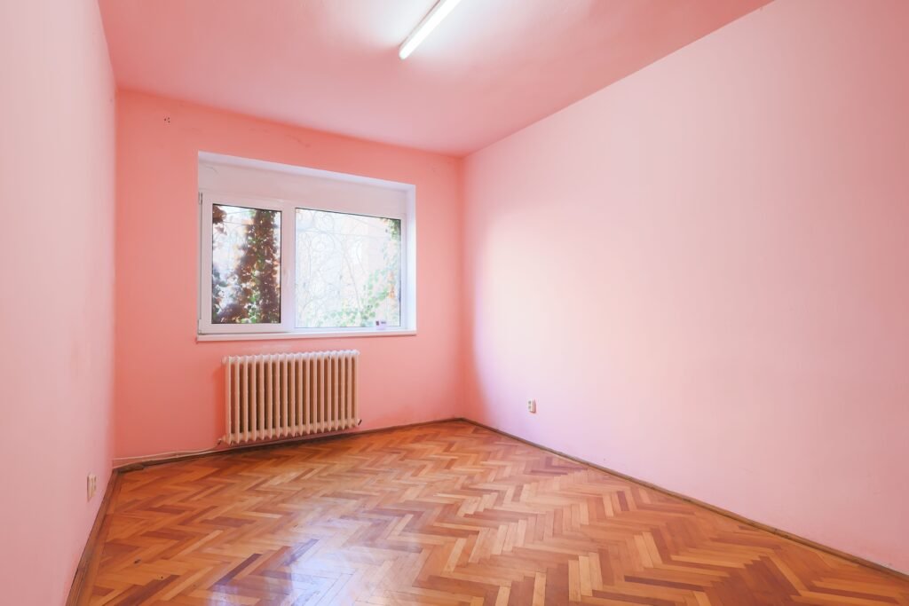 De vânzare PRET NOU! Apartament decomandat 3 camere – str. Horia – COMISION 0% în zona Ultracentral 3 camere 2 dormitoare Arad 4