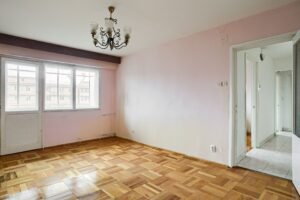 De vânzare PROPRIETATE REZERVATĂ Apartament decomandat cu 3 camere in zona Garii în zona P-ta Garii 3 camere Arad 2