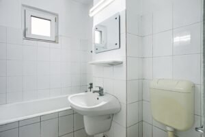 De vânzare PROPRIETATE REZERVATĂ Apartament decomandat cu 3 camere in zona Garii în zona P-ta Garii 3 camere Arad 7