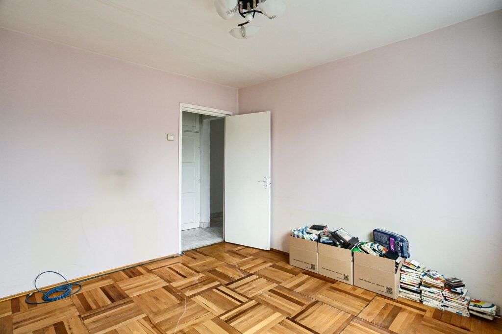 De vânzare PROPRIETATE VÂNDUTĂ Apartament decomandat cu 3 camere in zona Garii în zona P-ta Garii 3 camere Arad 6