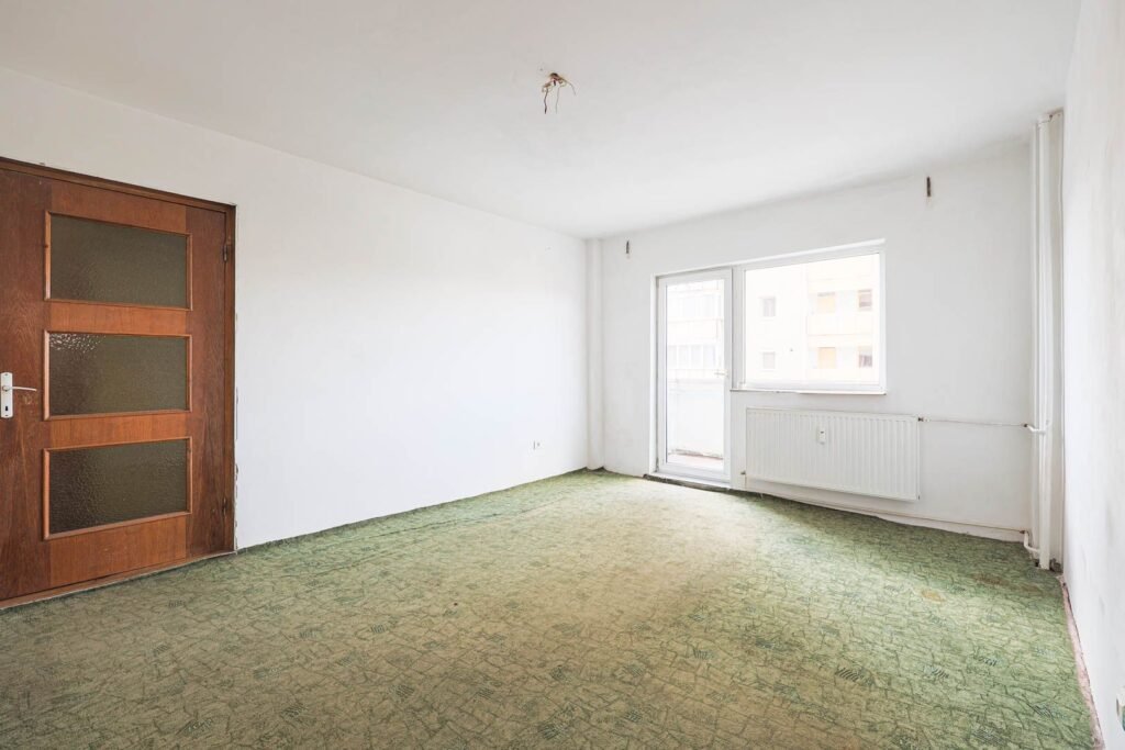 De vânzare Apartament 2 Camere – Micalaca, Zona 300, Malul Mureșului în zona Malul Muresului 2 camere 1 dormitor Arad 2