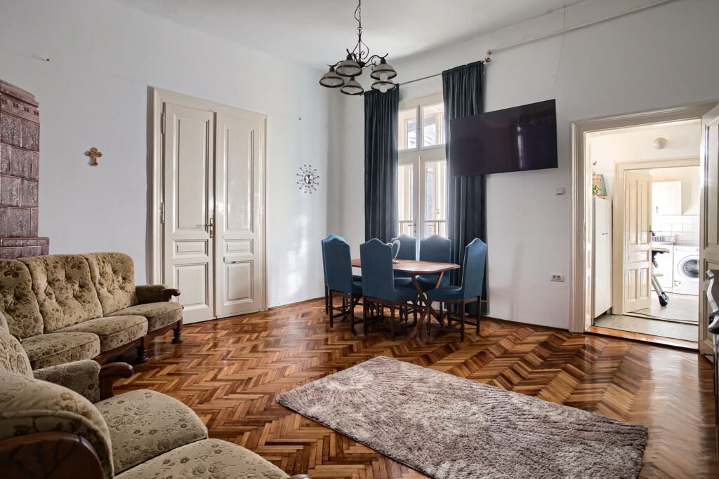 De vânzare REZERVAT Apartament clasic cu 3 camere zona Podgoria în zona Ultracentral 3 camere 2 dormitoare Arad 2