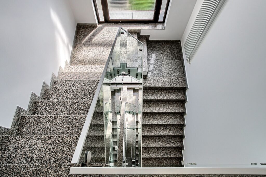 De închiriat Spațiu modern de inchiriat destinat clinicilor sau companiilor în zona Bancilor 7 camere Arad 1