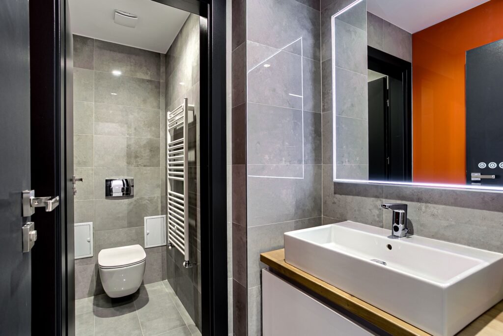 De închiriat Spațiu modern de inchiriat destinat clinicilor sau companiilor în zona Bancilor 7 camere Arad 1