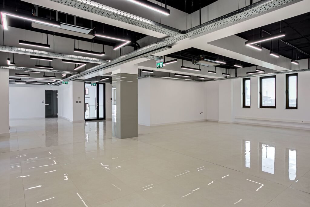 De închiriat Spațiu modern de inchiriat destinat clinicilor sau companiilor în zona Bancilor 7 camere Arad 1