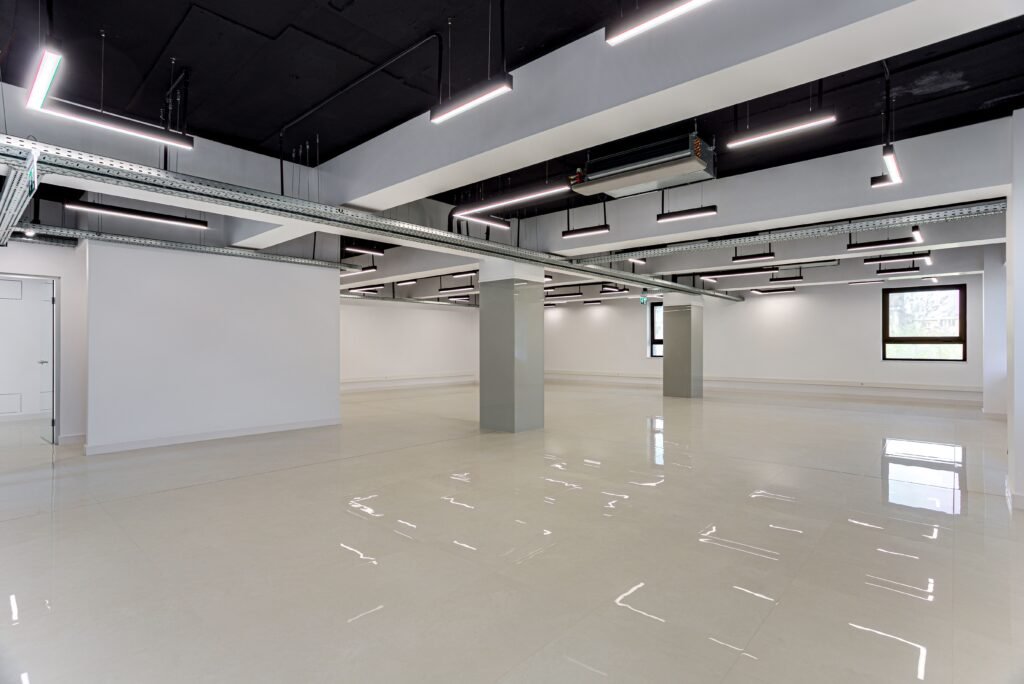 De închiriat Spațiu modern de inchiriat destinat clinicilor sau companiilor în zona Bancilor 7 camere Arad 1