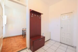 Apartament decomandat – Piata Avram Iancu – COMISION 0 % De vânzare Apartament decomandat – Piata Avram Iancu – COMISION 0 % în zona Ultracentral 2 camere 1 dormitor Arad 5