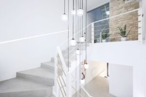 De vânzare Cladire cu destinatie multifunctionala in zona Podgoria Comision 0 în zona Central 15 camere Arad 9